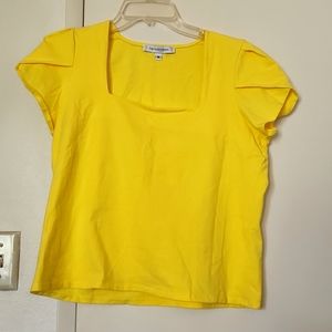 Yellow top size M